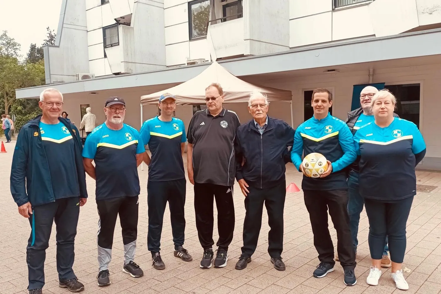 Walking Football-Demo  auf dem „Markt der Möglichkeiten“